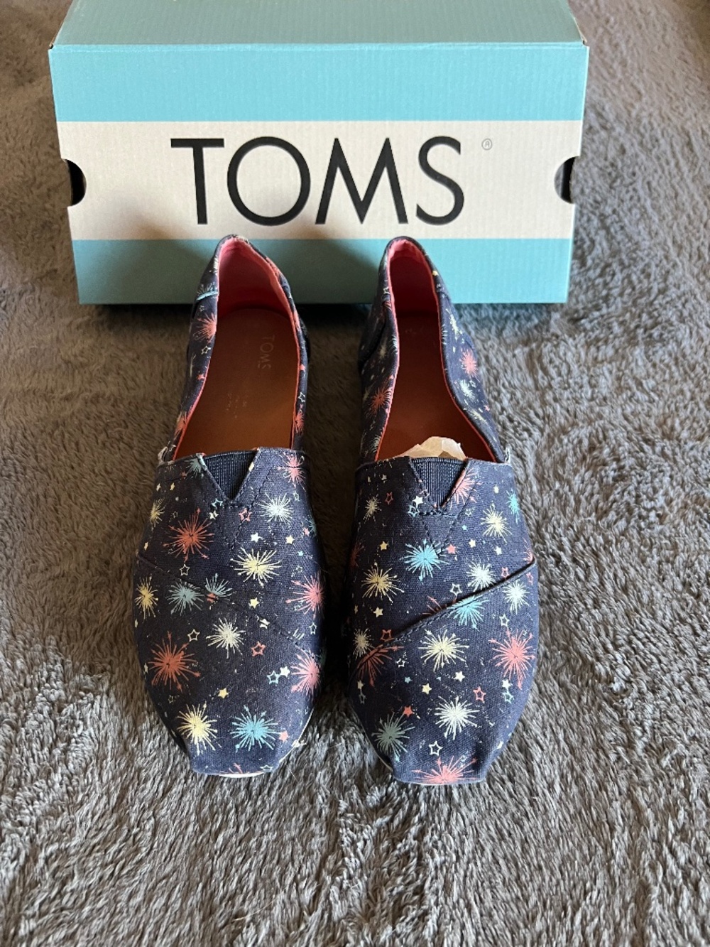 TOMS Women's size 8.5, Fireworks